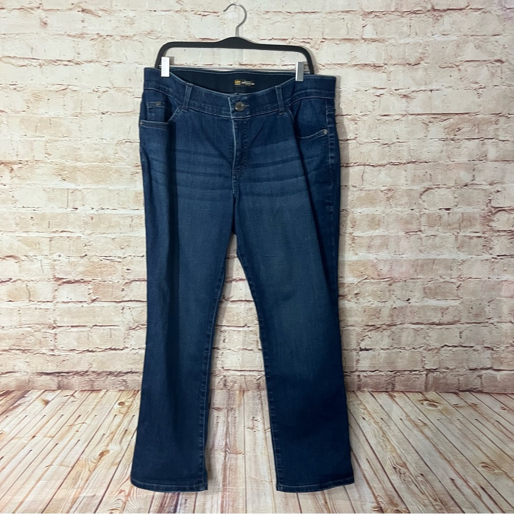 Lee women’s regular fit straight leg mid rise size 16 petite
